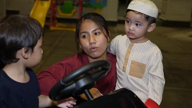 Momen pertemuan Kiano Tiger Wong dengan mantan pengasuhnya, Suster Rahma