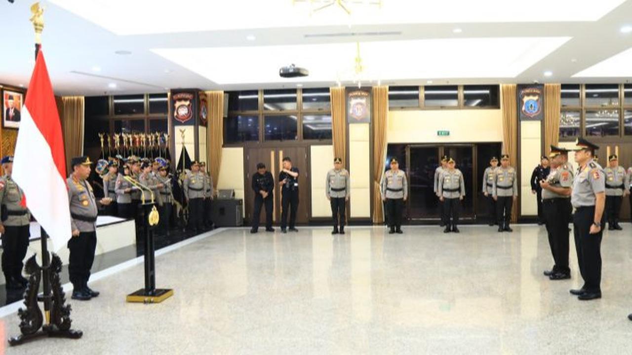Kapolri Naikkan Pangkat 12 Pati Polri, Kapolda Papua Mathius Fakhri Jadi Jenderal Bintang Tiga