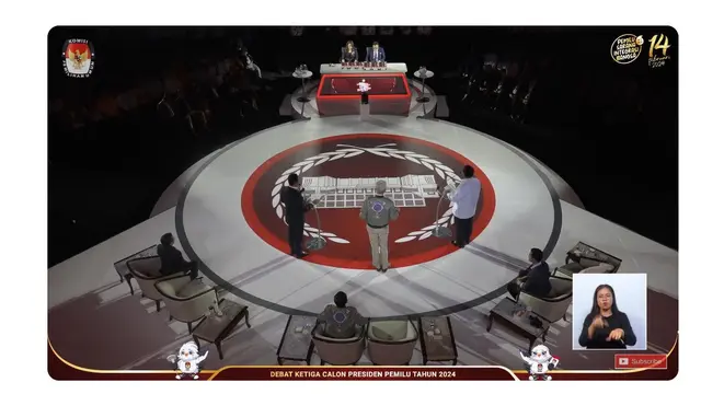 Calon presiden nomor urut 3 Ganjar Pranowo, capres nomor 1 Anies Baswedan, dan capres nomor urut 2 Prabowo Subianto saat debat capres ketiga yang digelar KPU pada Minggu (7/1/2024) di Istora, Senayan, Jakarta.