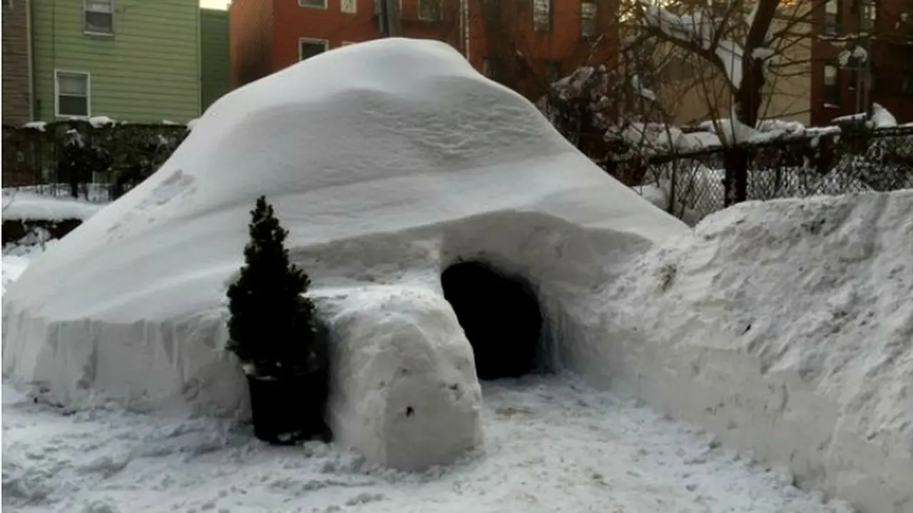Kesempatan Mencoba Menginap dalam Igloo