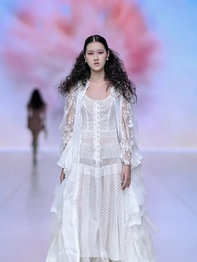 Koleksi Ingrid Husodo dan Cristin Wu di JFW 2026. [Jakarta Fashion Week]