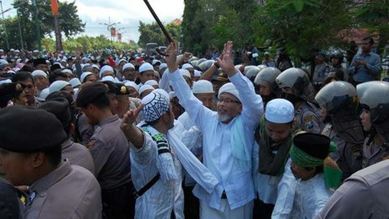 Jelang Lebaran, Brimob siaga di kampung warga Syiah Sampang