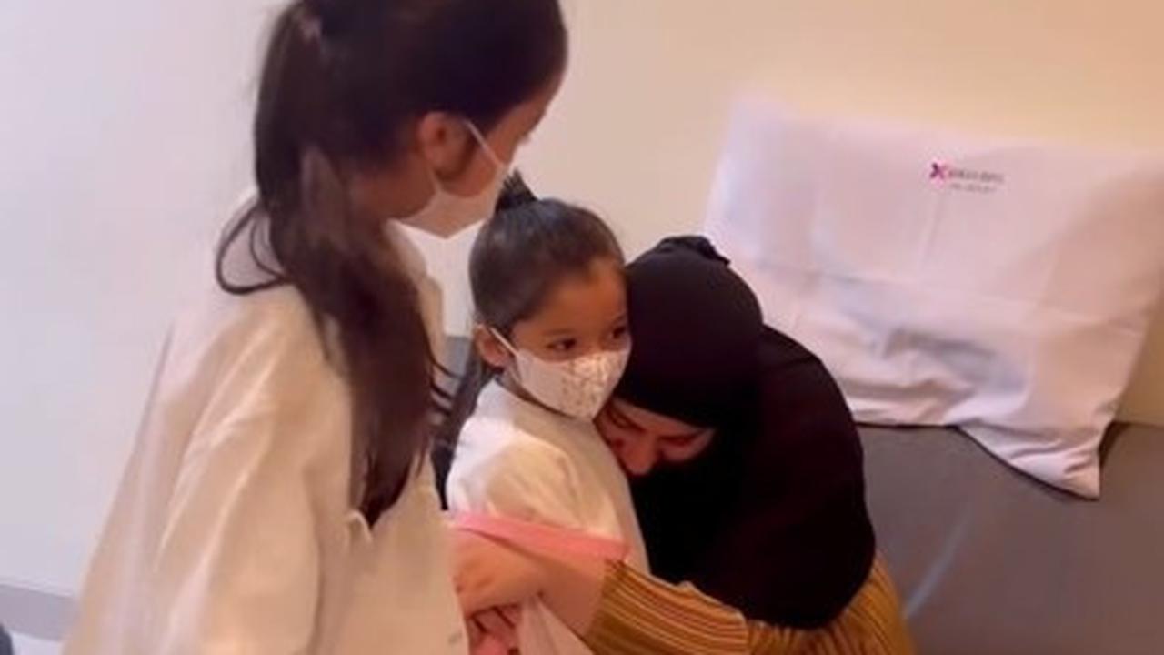 Potret Proses Persalinan Tasyi Athasyia Menyambut Kelahiran Anak Keempat, Didampingi Ibu dan Mertua