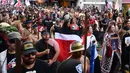 Sebelumnya, Hana-Rawhiti Maipi-Clarke, anggota parlemen Selandia Baru dari Te Pati Maori, memimpin tarian Haka sebagai bentuk protes terhadap rancangan undang-undang (RUU) kontroversial ini dalam sidang parlemen Selandia Baru pada Kamis, 14 November 2024. (Sanka Vidanagama/AFP)