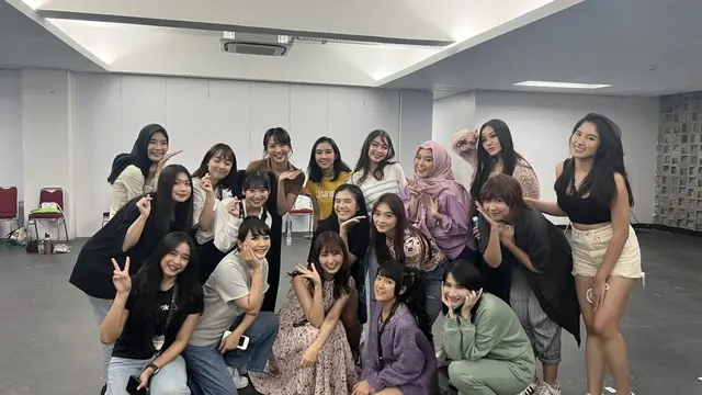 6 Potret Reunian Member JKT48 Generasi 1, Nabilah Ayu Tampil Menawan dengan Hijab