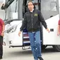 Presiden Joko Widodo usai menjajal jalan Tol Trans Jawa, Kamis (20/12). Jokowi menggunakan bus ketika uji coba trans Jawa sepanjang 341 km dari Surabaya menuju Jembatan Kali Kuto, di Kendal, Jawa Tengah. (Liputan6.com/Angga Yuniar)