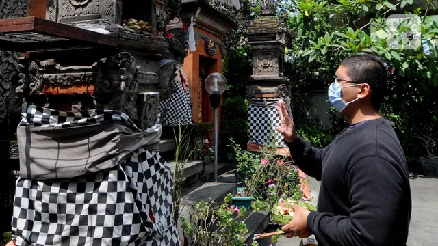 Kesibukan Umat Hindu Dharma Jelang Perayaan Nyepi