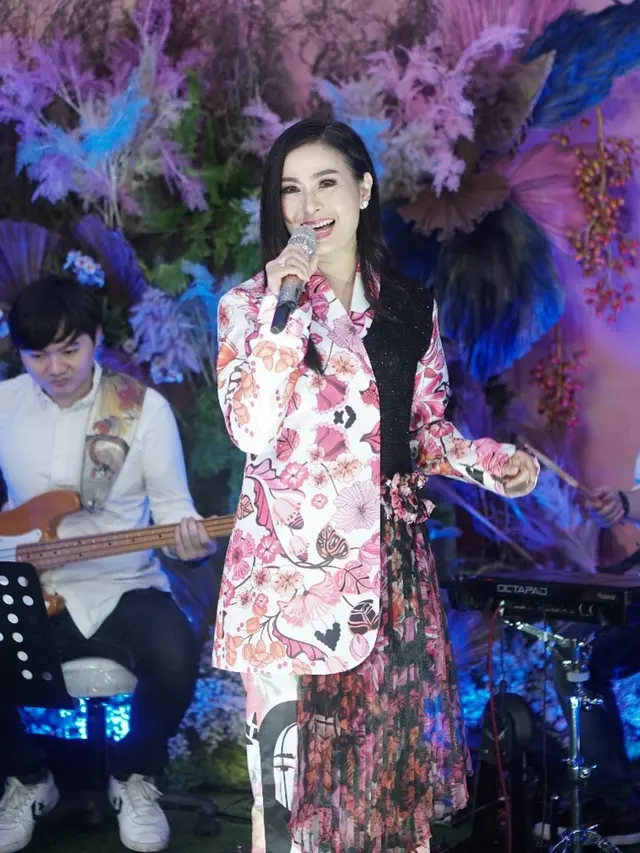 Iis Dahlia. (Foto: Instagram @isdadahlia)