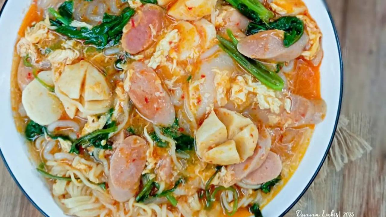 Ilustrasi Seblak Creamy Mi Bakso