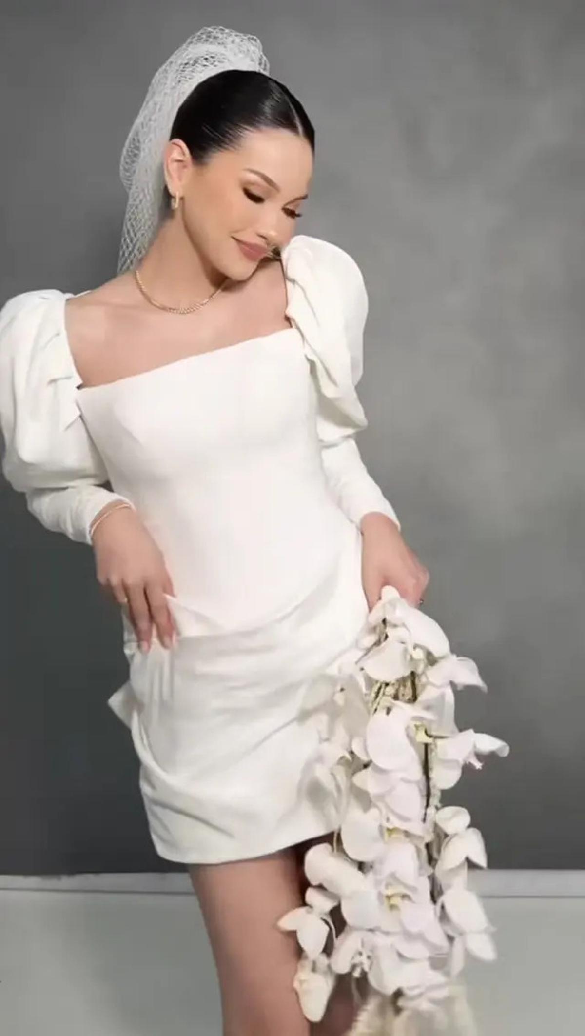 Jelang Pernikahan, 6 Potret Alyssa Daguise dan Al Ghazali Kenakan Baju Pengantin Sambil Challenge Kim Seon Ho Smile