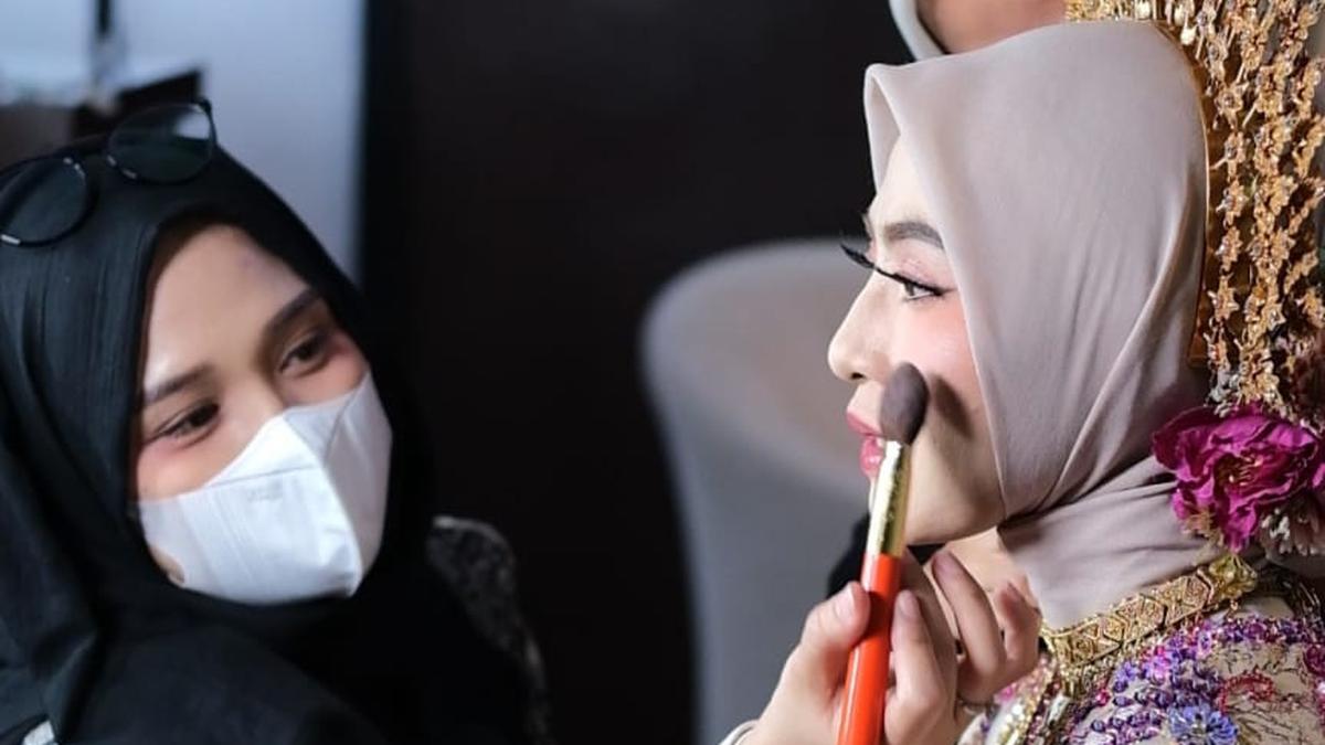 Penyanyi Feby Putri Menikah dengan Adat Bugis, Riasan MUA Asal Makassar Putri Viola Jadi Sorotan