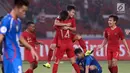 Pemain Timnas Indonesia U-19 merayakan gol yang dicetak Witan Sulaeman ke gawang Chinnese Taipei saat laga penyisihan Grup A Piala AFC U-19 2018 di Stadion GBK, Jakarta, Kamis (18/10). Indonesia unggul 3-1. (Liputan6.com/Helmi Fithriansyah)