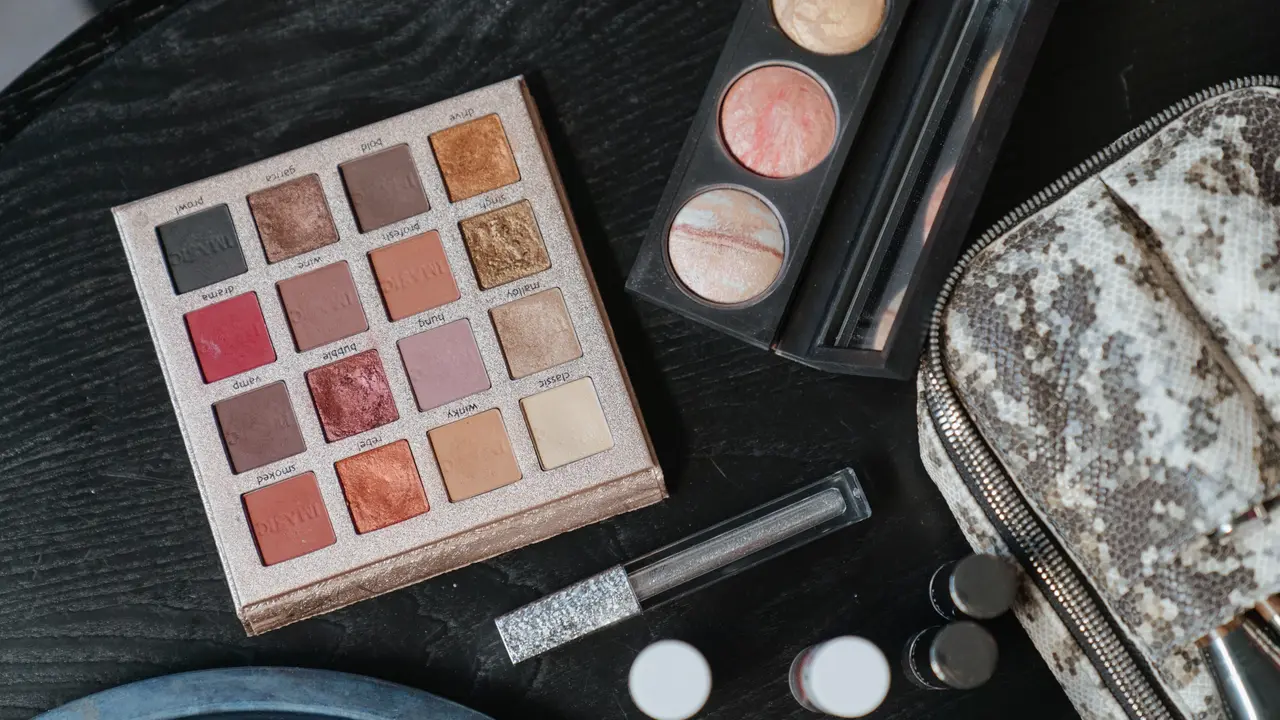 ilustrasi urutan makeup/cottonbro/pexels