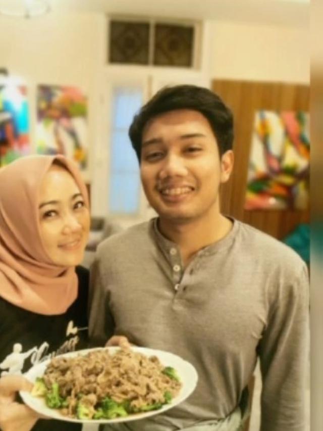 Atalia Praratya alias Atalia Ridwan Kamil bersama Emmeril Khan Mumtadz atau karib disapa Emmeril Kahn Mumtadz (https://www.instagram.com/p/CRpktoDHoFj/)