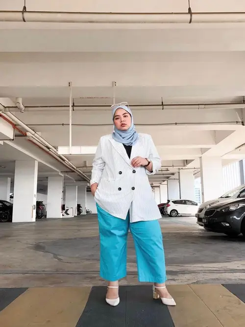 12 OOTD Hijab Casual Kekinian Padu padan Rok hingga Celana Hot Liputan6