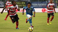 Duel Persib vs Madura United di Stadion Batakan, Balikpapan, Selasa (9/10/2018). (Bola.com/Aditya Wany)