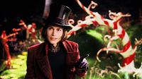 The best Johnny Depp movies other than Pirates of the Caribbean. (Photo: Charlie and the Chocolate Factory (2005) - © 2005 Warner Bros.)
