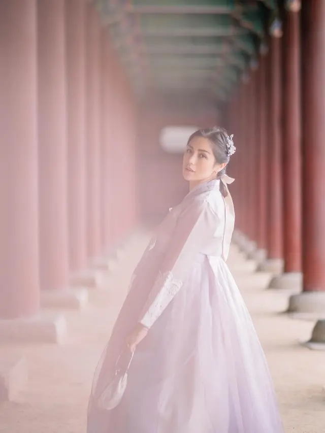 Jessica Iskandar tampil cantik dengan Hanok Korea [instagram/inijedar]