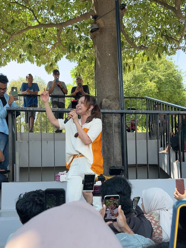 Rossa. (Foto: Dok. Koleksi Pribadi Sylvia Dewi Y.)