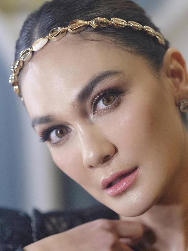 ayu dewi mendukung luna maya balikan dengan ariel noah