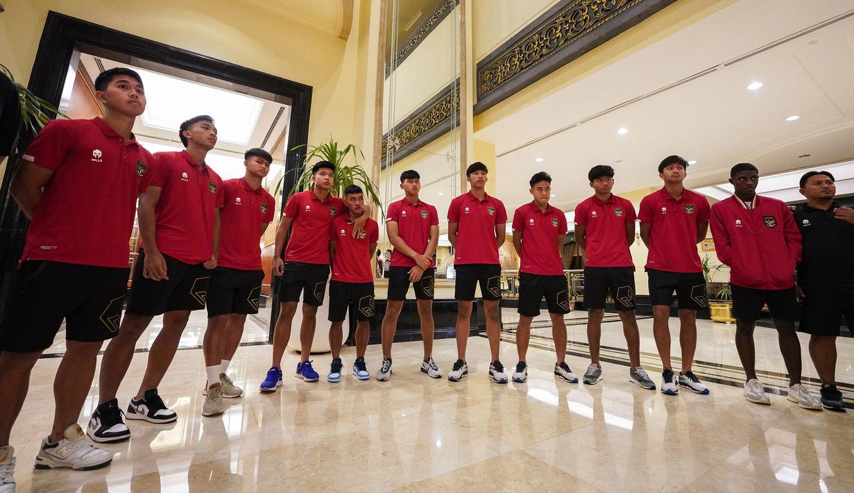 <p>Reaksi kecewa sejumlah pemain Timnas Indonesia U-20 setelah FIFA membatalkan Indonesia sebagai tuan rumah Piala Dunia U-20 2023 pada Rabu (29/03/2023) malam WIB. (Dok. PSSI)</p>