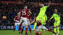 Pemain Liverpool, Adam Lallana (2kanan)  mencetak dua gol untuk timnya saat mengalahkan Middlesbrough 3-0 pada lanjutan Premier League di Riverside Stadium, Middlesbrough, (14/12/2016). (AFP/Lindsey Parnaby)
