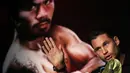 Petinju AS, Chris Algieri, memberikan pernyataan saat jumpa pers jelang laga melawan Manny Pacquiao di Shanghai, Tiongkok, (26/8/2014). (REUTERS/Carlos Barria)