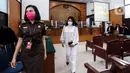 Terdakwa kasus pembunuhan berencana Brigadir Yosua Hutabarat, Putri Candrawathi seusai menjalani sidang dengan agenda pembacaan replik JPU atas pleidoi terdakwa dan tim penasehat  hukum terdakwa di Pengadilan Negeri Jakarta Selatan, Jakarta, Senin (30/1/2023). Jaksa Penuntut Umum (JPU) meminta majelis hakim menolak seluruh pleidoi atau nota pembelaan yang diajukan oleh Putri Candrawathi dan tim penasihat hukumnya. (Liputan6.com/Johan Tallo)