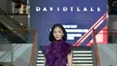 Dinamis, merespon tren masa kini, dan pengaruh lokal, maupun global, David Tlale memprioritaskan gaya dengan penggunaan kain secara ahli.  (Liputan6.com/Pool/DFW 2017)