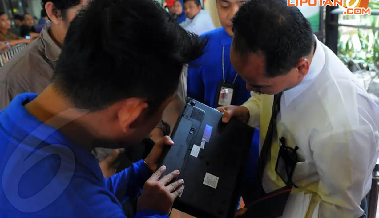 Sasarannya untuk menganggulangi banyaknya barang palsu atau sofware bajakan yang masuk secara bebas ke Indonesia (Liputan6.com/Faisal R Syam).