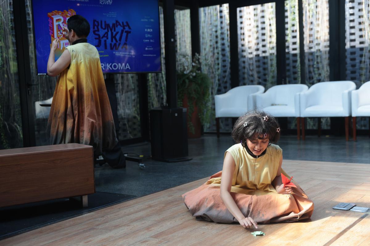 Teater Koma Pentaskan Kembali Rumah Sakit Jiwa Setelah 35 Tahun
