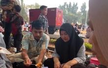 Viral Momen Manis Wisuda Mahasiswi UI Dihadiri Keluarga Besar, Bak Piknik di Area Kampus