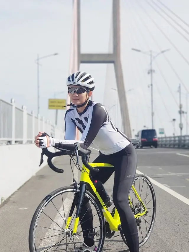 6 Gaya Sporty Maya Kurnia Indri Sari, Pemain Voli Cantik di di PLN Mobile Proliga 2024 yang Hobi Lakukan Berbagai Macam Olahraga