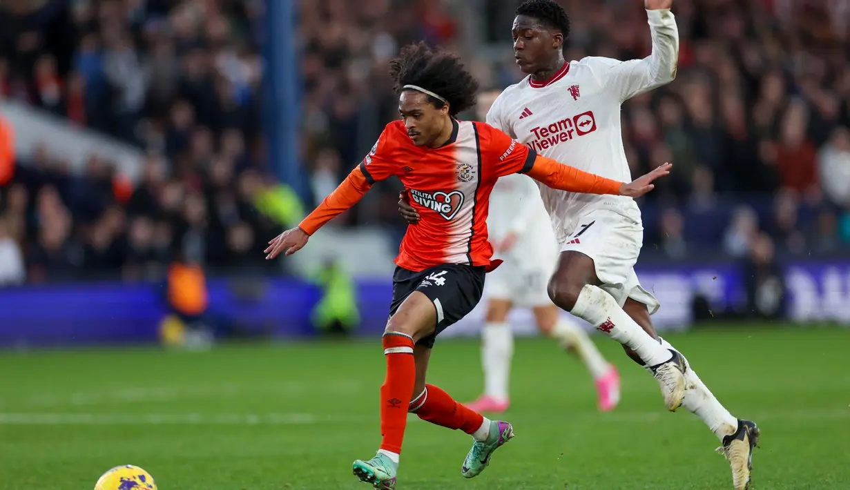 Dua gol cepat Rasmus Hojlund di menit pertama dan ketujuh menjadi penentu kemenangan Manchester United atas Luton Town. (AP Photo/Ian Walton)