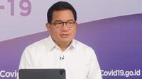Juru Bicara Satgas COVID-19 Wiku Adisasmito mengimbau anggota kepolisian yang mengamankan aksi unjuk rasa dianjurkan testing saat konferensi pers di Graha BNPB, Jakarta, Selasa (13/10/2020). (Tim Komunikasi Satgas COVID-19)