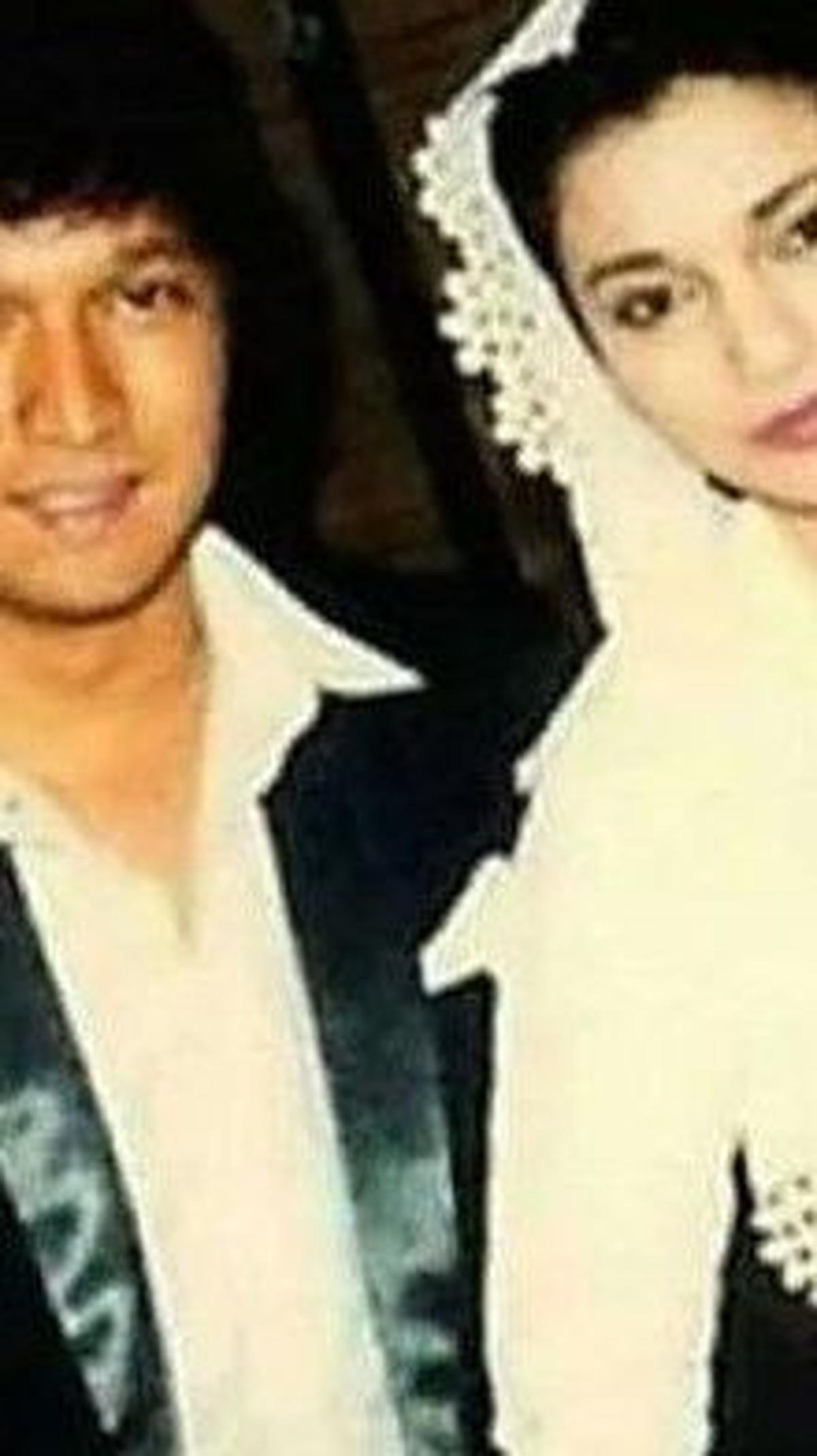 Setelah tiga tahun berpacaran tanpa restu dari ayahnya, Marissa Haque memutuskan untuk berpuasa selama 40 hari. Setelah periode itu, ia bermimpi di mana semua pria yang mendekatinya berubah wujud, sementara Ikang Fawzi muncul sebagai ksatria berkuda. Hal 