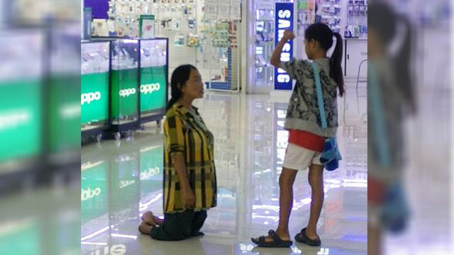 Tak Mampu Belikan iPhone, Anak Tega Biarkan Ibu Difabel Berlutut 