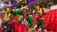 Viral! Suporter Senegal Bersih-Bersih Stadion Usai Singkirkan Qatar dari Piala Dunia 2022