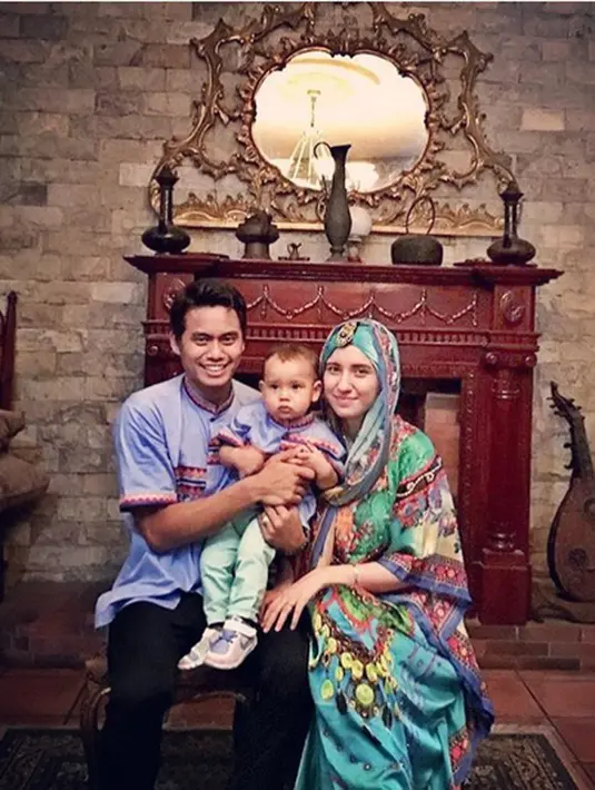 Dalam salah satu foto anaknya yang memegang medali, Tontowi Ahmad berharap anaknya mengikuti jejaknya.  Bahkan Danish menjadi inspirasi saat berlaga di lapangan. (dok. Instagram)