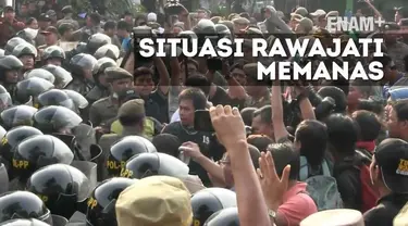 Pemprov DKI Jakarta membongkar puluhan bangunan di bantaran rel kereta di Rawajati, Pancoran, Jakarta Selatan pagi ini.