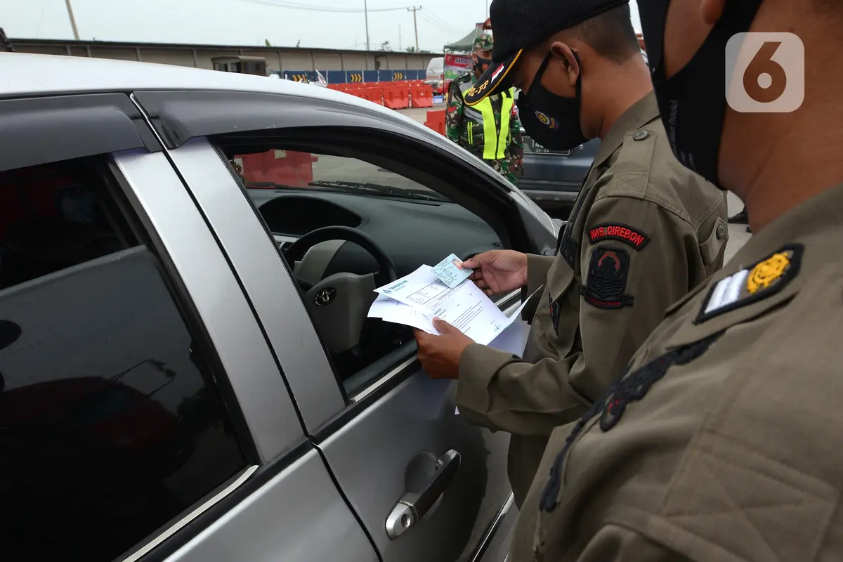 FOTO: Ada Larangan Mudik, Gerbang Tol Palimanan Terpantau Sepi