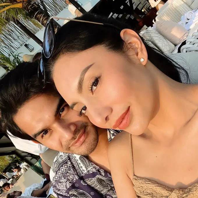 [Fimela] Tyas Mirasih dan Tengku Tezi