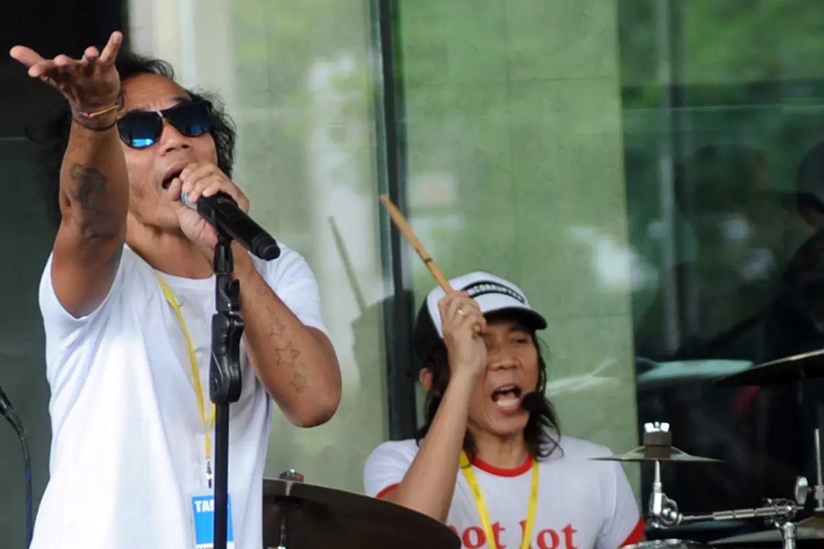 20160222-Tolak Revisi UU, Slank Gelar Pentas Musik di KPK-Jakarta