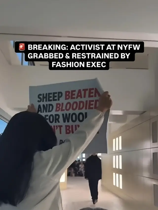 Aksi PETA di Peragaan COS pada New York Fashion Week