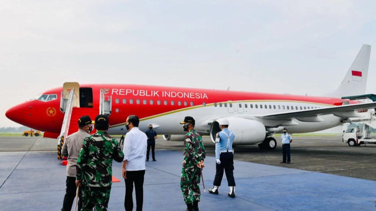 Seskab Teddy Bantah Prabowo Pakai 2 Pesawat Kepresidenan Jika Kunjungan Luar Negeri