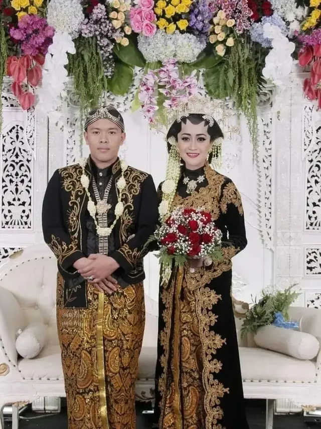Pengantin Minta Fotonya Diedit, 6 Hasil Buatan Netizen yang Totalitas Ini Bikin Kagum