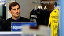 Iker Casillas saat berkunjung ke FC Porto Store  di Stadion Dragao, Porto, Portugal. (14/7/2015). (AP Photo/Paulo Duarte)