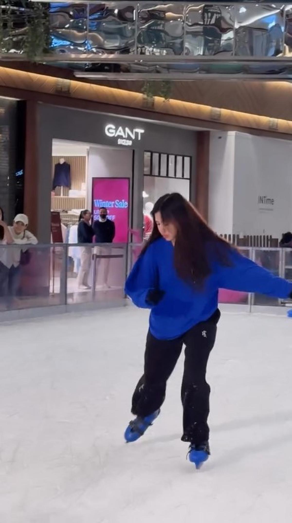 Potret Safeea Anak Mulan Jameela dan Ahmad Dhani Main Ice Skating, Ternyata Jago - Tunjukkan Aksi Berputar