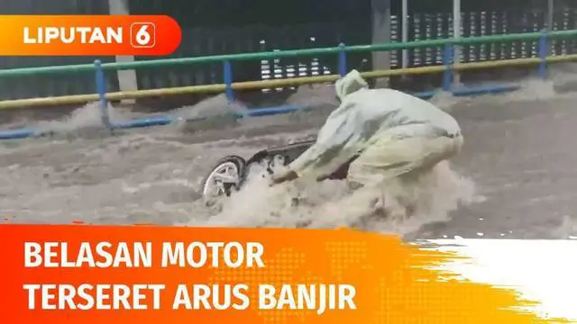Beginilah detik-detik derasnya arus banjir di Cikutra, Bandung yang menyeret belasan kendaraan motor. Akibatnya, sejumlah kendaraan lain pun saling berbenturan hingga mengalami kerusakan.