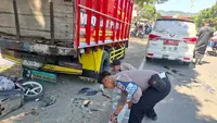 Kecelakaan ini terjadi di Jalan Raya Jalur Lingkar Selatan, Kecamatan Warudoyong, Kota Sukabumi. (Liputan6.com/Fira Syahrin)